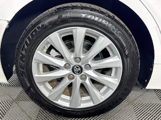 Used 2018 Toyota Camry LE FWD image 29