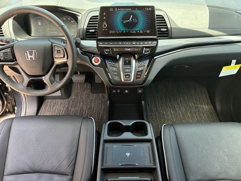 Certified 2026 Honda Odyssey Elite image 2
