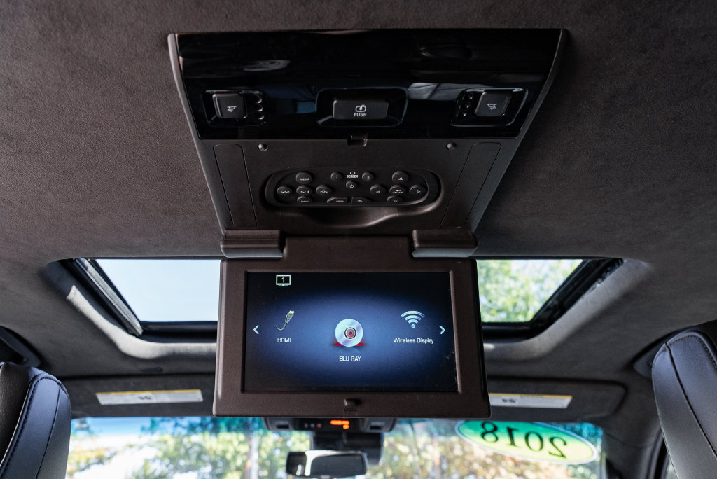 Used 2018 Cadillac Escalade Platinum AWD/4WD image 16