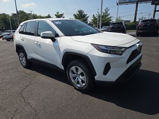 Used 2023 Toyota RAV4 LE AWD/4WD video 1