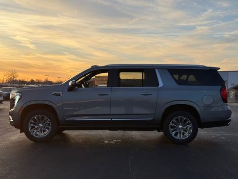 New 2026 GMC Yukon XL Denali w/ Sun & Power Step Package image 7