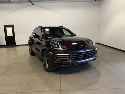 Used 2023 Porsche Cayenne Platinum Edition AWD/4WD image 1