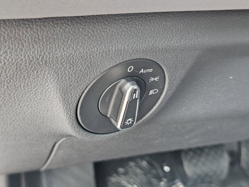 New 2025 Volkswagen Jetta SE image 20