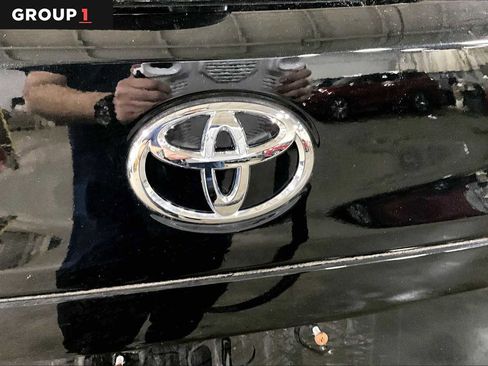 Used 2022 Toyota Corolla Cross LE w/ Moonroof Package image 30