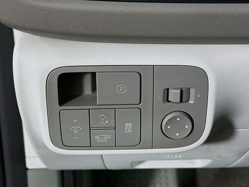 Used 2024 Hyundai Ioniq 6 SEL image 17