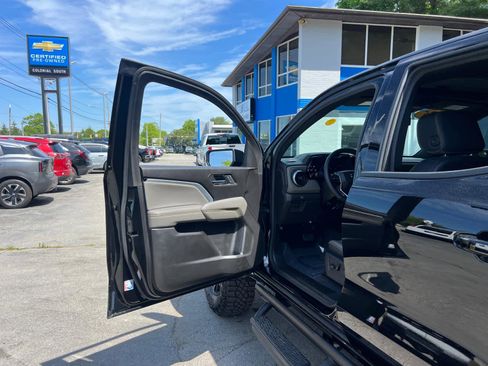 Certified 2025 Chevrolet Colorado ZR2 w/ Midnight Edition AWD/4WD image 15