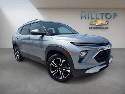 Used 2025 Chevrolet TrailBlazer LT w/ Convenience Package AWD/4WD image 1