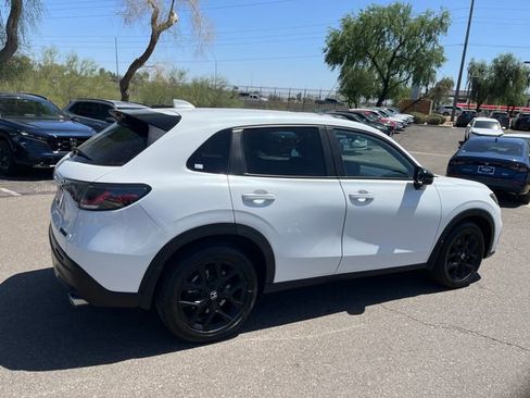 Used 2024 Honda HR-V Sport image 12
