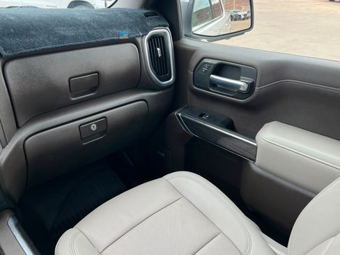 Used 2021 Chevrolet Silverado 1500 LTZ w/ Technology Package AWD/4WD image 10