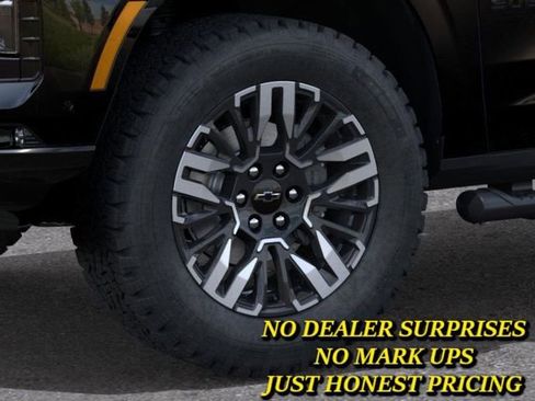 New 2026 Chevrolet Suburban Z71 w/ Comfort Package AWD/4WD image 9