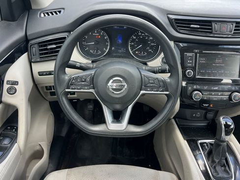 Used 2019 Nissan Rogue Sport SV AWD/4WD image 16