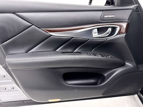 Used 2019 INFINITI Q70 Luxe w/ Sport Package image 30