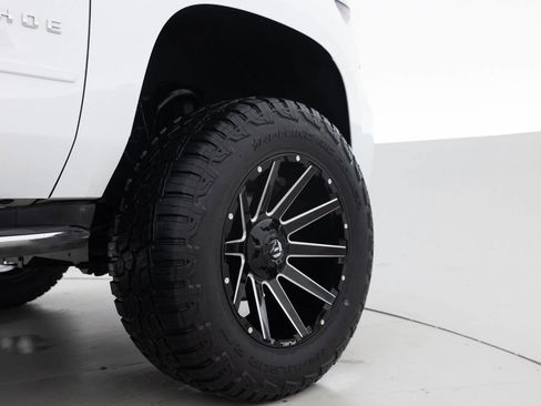 Used 2018 Chevrolet Tahoe Premier AWD/4WD image 18