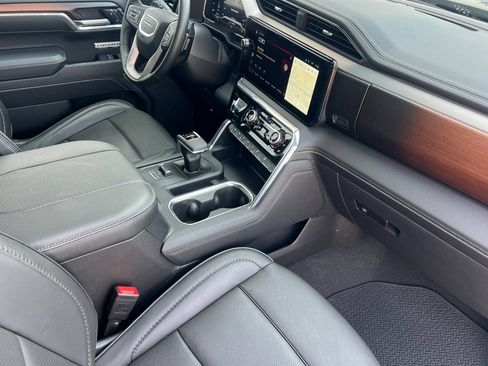 Used 2025 GMC Sierra 1500 Denali w/ Denali Reserve Package AWD/4WD image 12