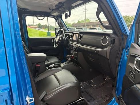 Used 2022 Jeep Wrangler Unlimited Rubicon 4xe w/ Cold Weather Group AWD/4WD image 35