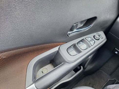 Used 2024 Nissan Kicks SR image 18