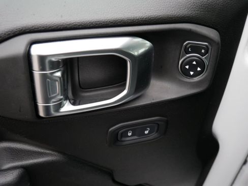 Used 2025 Jeep Wrangler Unlimited Sport AWD/4WD image 17