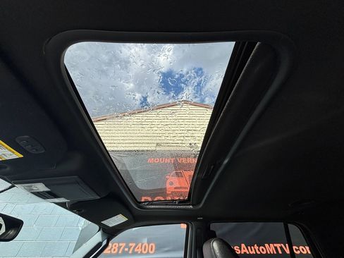 Used 2015 Ford Expedition XLT w/ Equipment Group 202A image 28