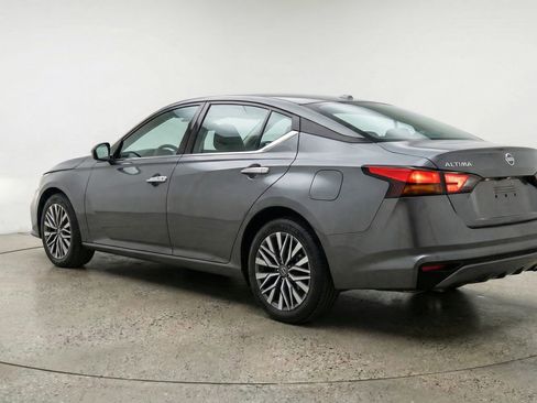 Used 2025 Nissan Altima 2.5 SV image 6