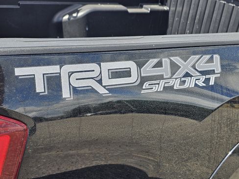 Used 2019 Toyota Tacoma TRD Sport image 10