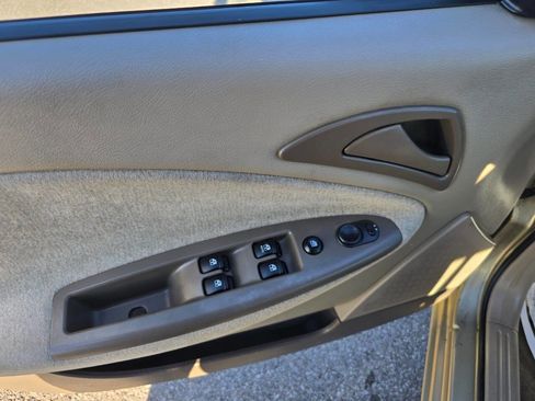 Used 2000 Daewoo Nubira SE image 29