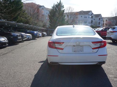 Used 2018 Honda Accord Sport image 5