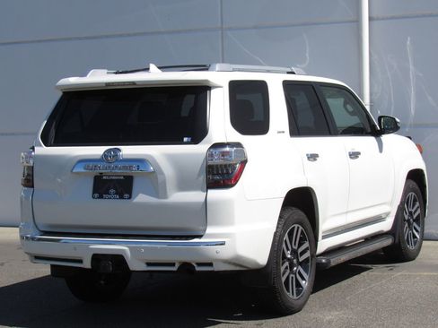 Used 2018 Toyota 4Runner Limited AWD/4WD image 6