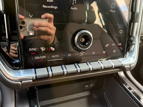 New 2026 GMC Yukon Elevation image 37