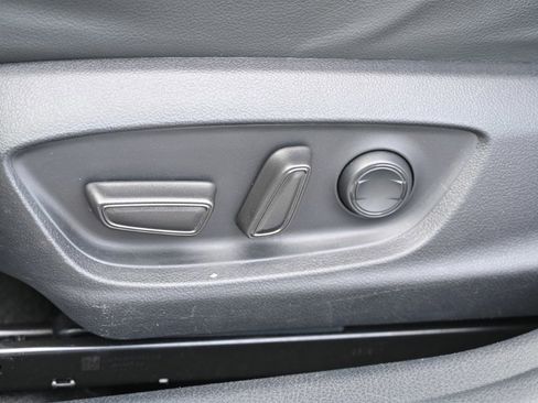 Used 2024 Toyota Camry SE w/ Convenience Package image 15