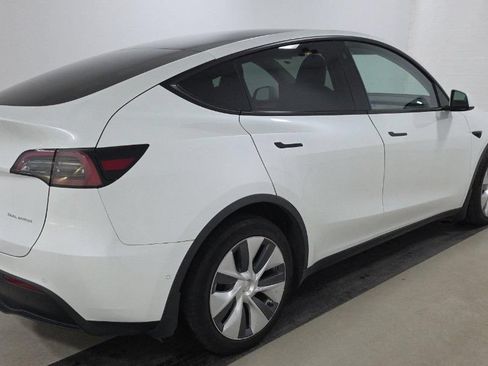 Used 2022 Tesla Model Y Long Range AWD/4WD image 3
