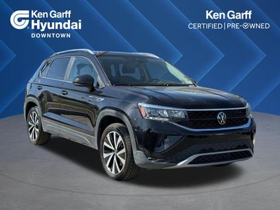 Used 2023 Volkswagen Taos SE w/ Panoramic Sunroof Package