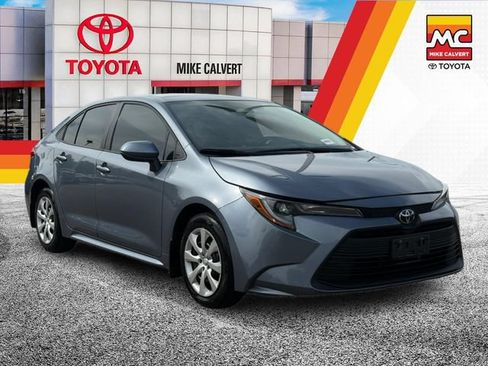 Used 2026 Toyota Corolla LE FWD image 7