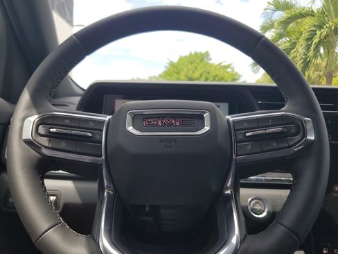 New 2027 GMC Terrain Elevation w/ Elevation Premium Package FWD image 24