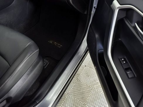 Used 2021 Toyota RAV4 XLE Premium image 23