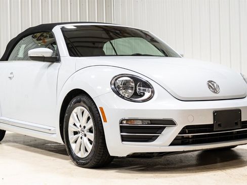 Used 2017 Volkswagen Beetle 1.8T SE image 14