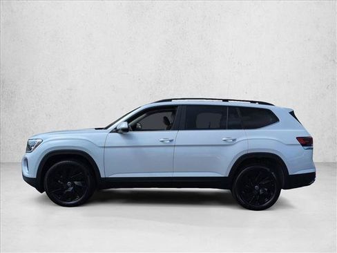 New 2026 Volkswagen Atlas SE FWD image 5