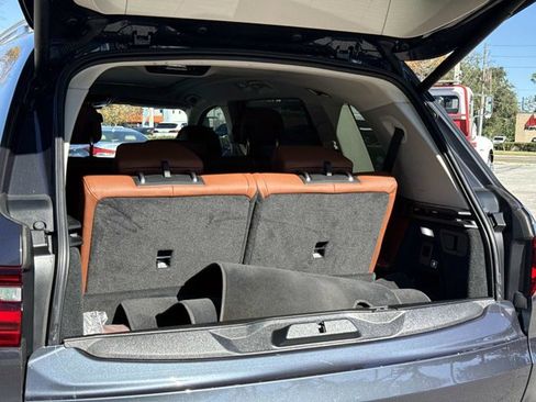 Used 2022 BMW X7 xDrive40i w/ Executive Package image 11