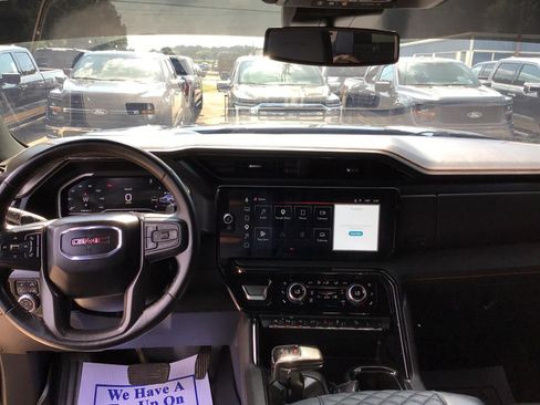 Used 2024 GMC Sierra 1500 AT4 w/ AT4 Premium Package AWD/4WD image 2