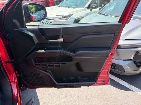 Certified 2025 Toyota Tacoma Limited AWD/4WD image 8