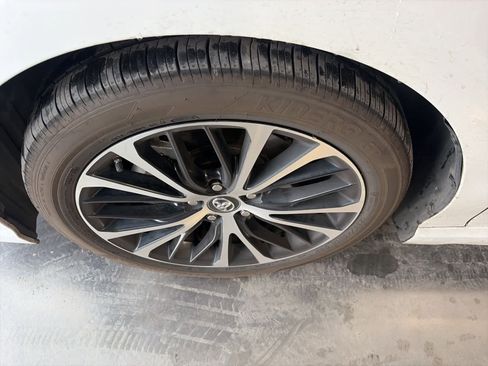 Used 2019 Toyota Camry SE image 16