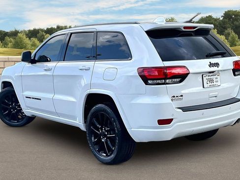 Used 2021 Jeep Grand Cherokee Laredo X AWD/4WD image 11