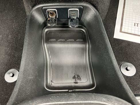 Used 2020 Chrysler Pacifica Touring-L Plus image 24