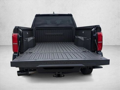 Used 2025 Toyota Tacoma SR5 image 7