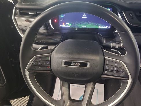 Used 2023 Jeep Grand Cherokee 4WD 4xe w/ Luxury Tech Group II image 13