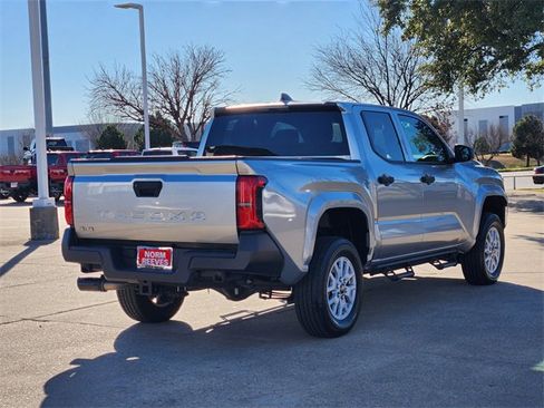 Used 2024 Toyota Tacoma SR image 3