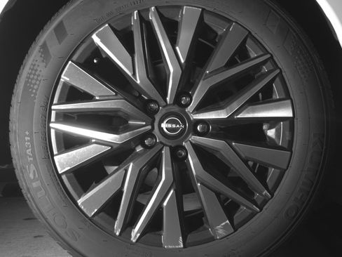 Used 2025 Nissan Altima 2.5 SV image 15