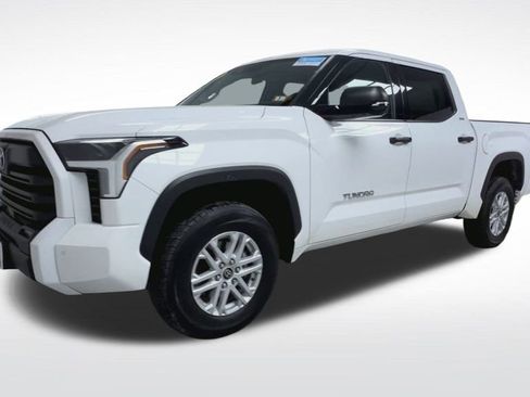 Used 2023 Toyota Tundra SR5 w/ SR5 Convenience Package image 18