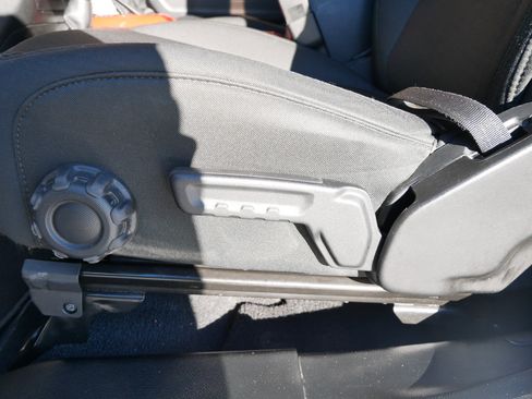 Used 2020 Jeep Wrangler Sport image 6