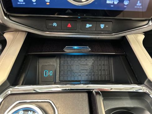 Used 2024 Ford Expedition Max Platinum AWD/4WD image 35