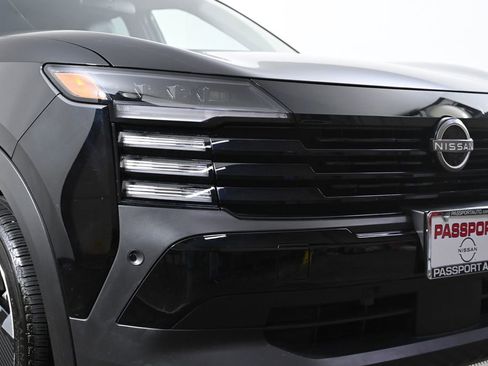 Used 2025 Nissan Kicks SR image 6